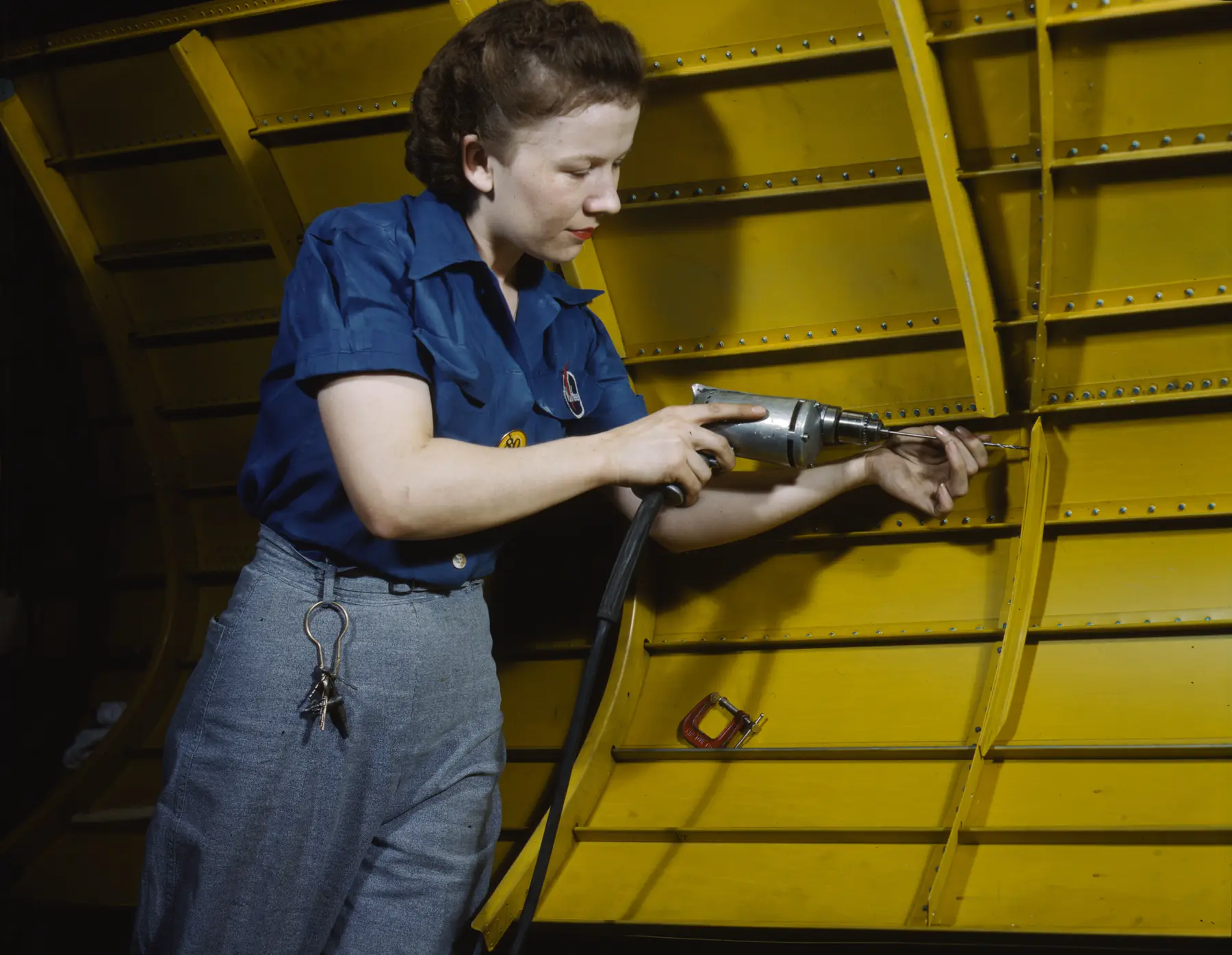 1943年、テネシーの航空機工場で作業する女性労働者